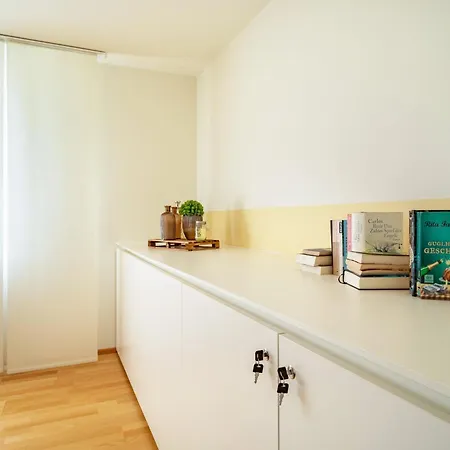 Apartment 21 *